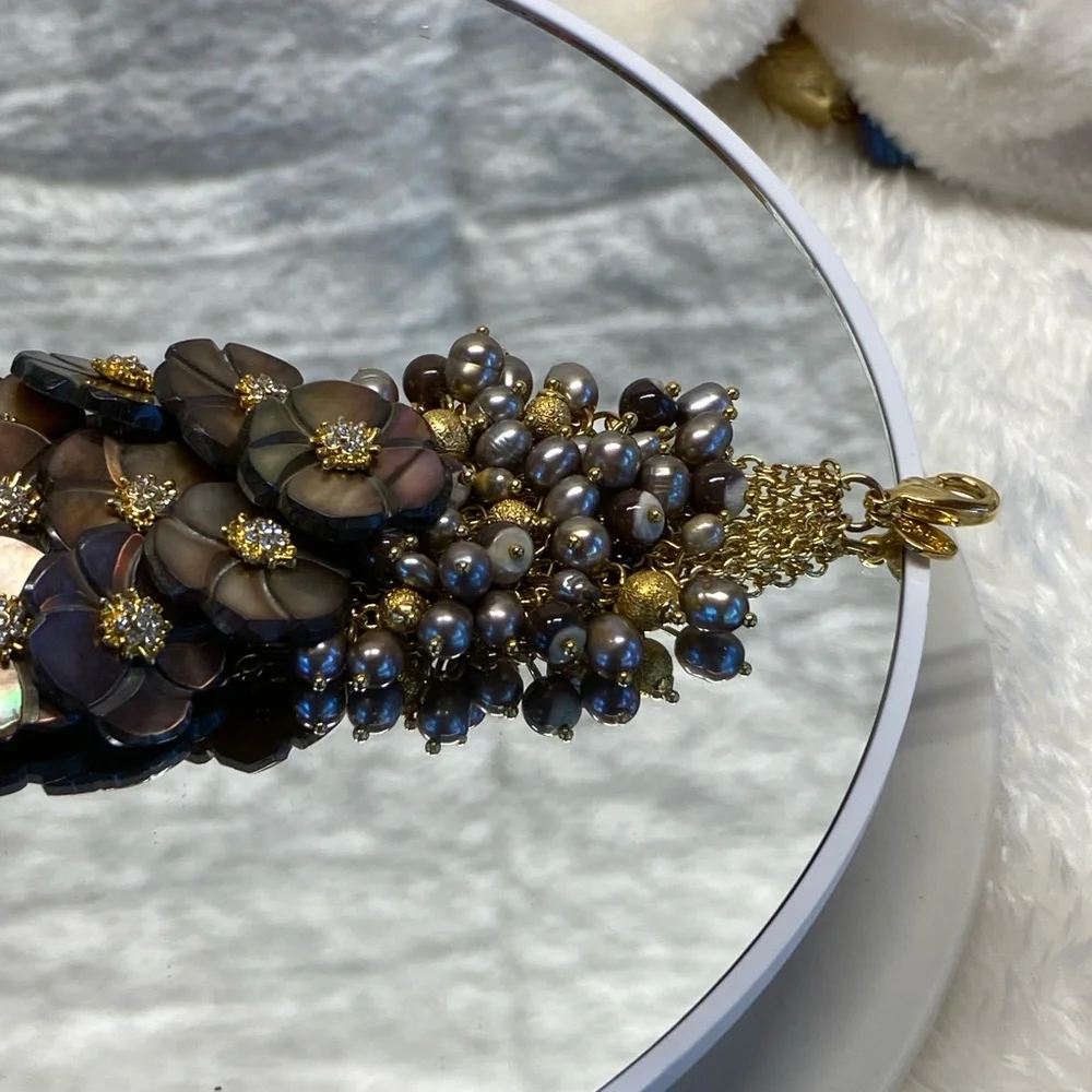 Beautiful Floral Faux Pearl Bracelet Gold Tone 7-8 3/4 Bohemian Style Rhinestone